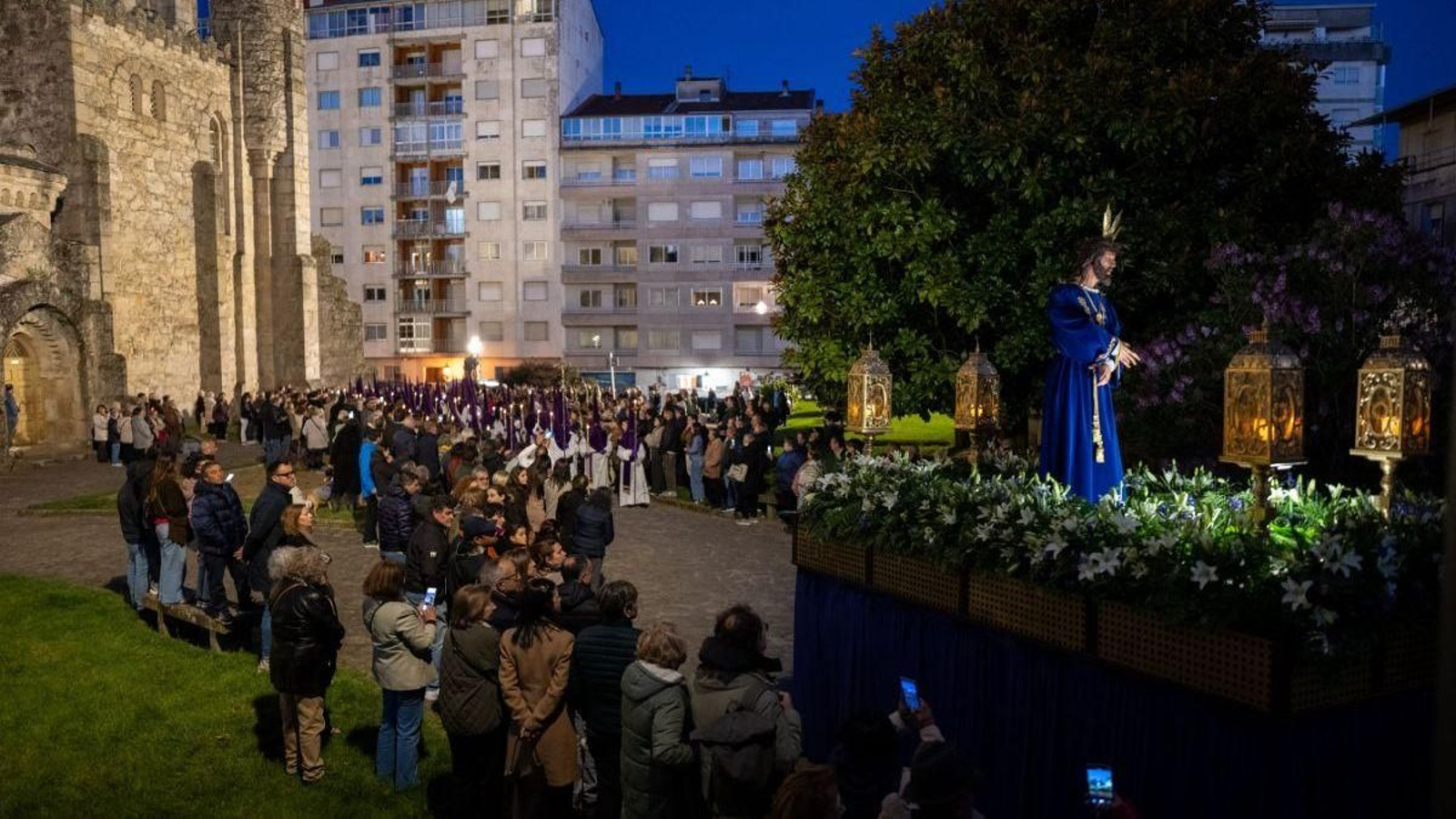 Salida de la Procesión de la Sentencia y la Esperanza, desde el Templo de la Vera Cruz.