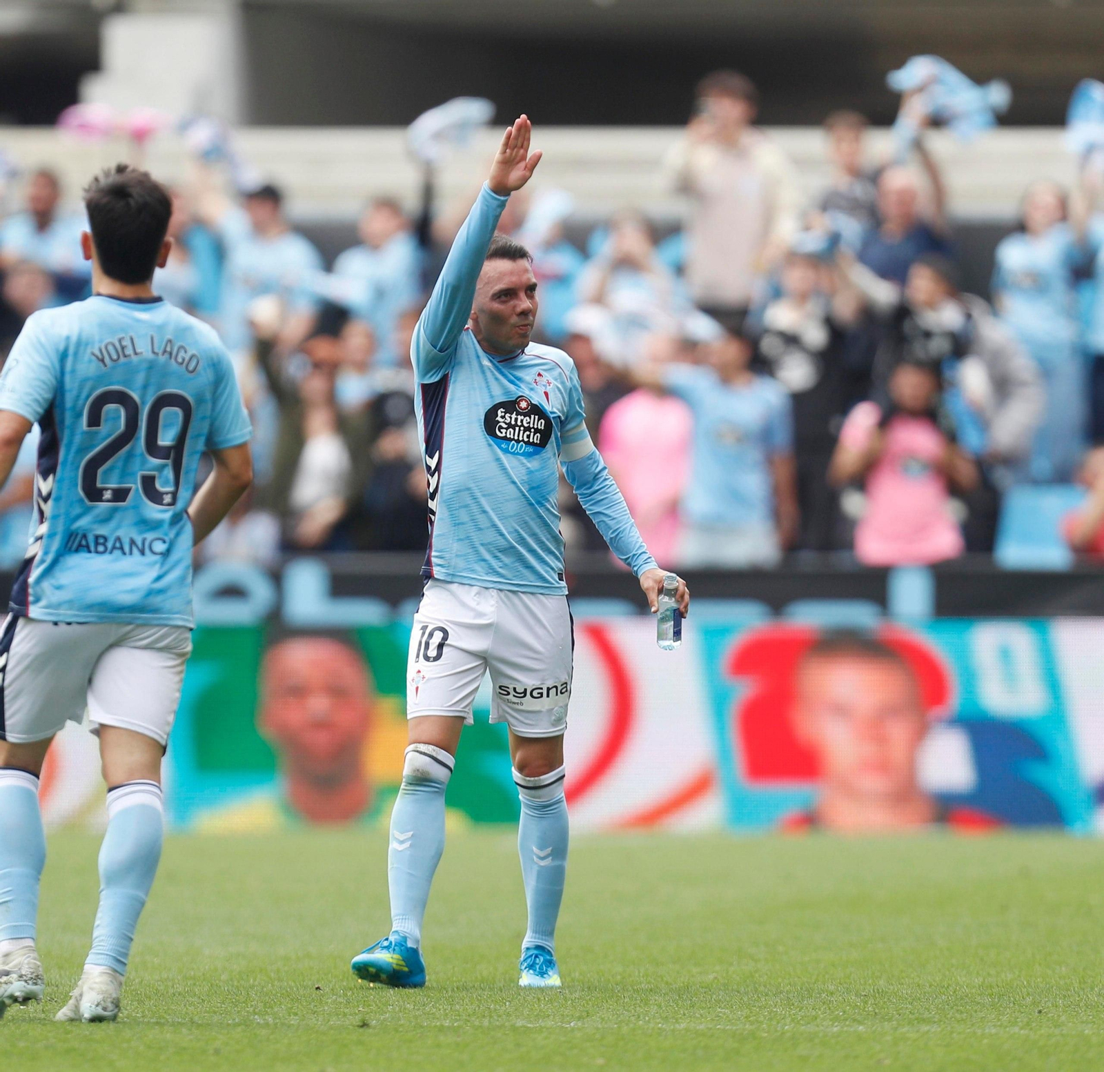 Aspas celebra su gol.