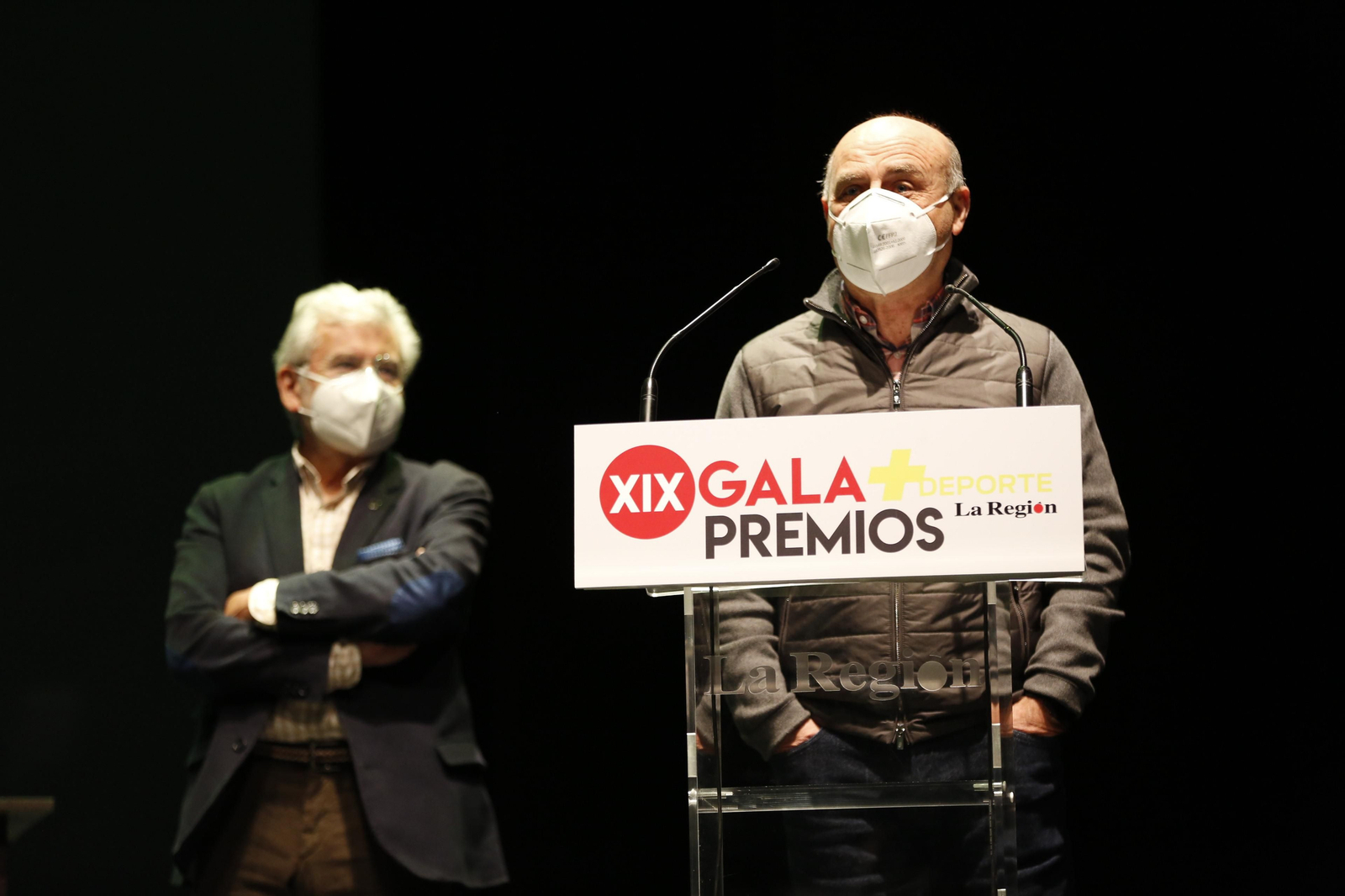 Cándido Gómez, entrenador del Pabellón CF juvenil, mejor equipo promesa.