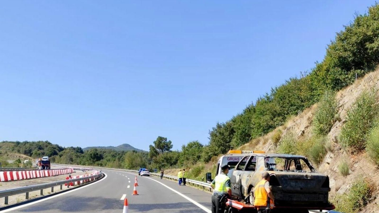 El estado del coche tras el incendio.