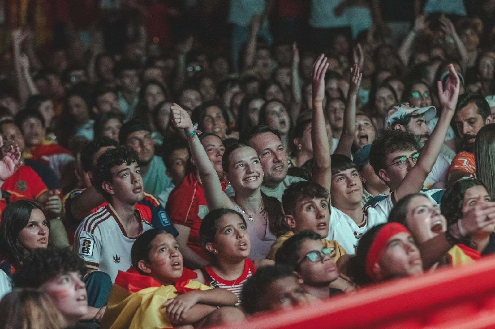 Galería | La ilusión por España en la semifinal tiñe de rojo la provincia de Ourense, en fotos