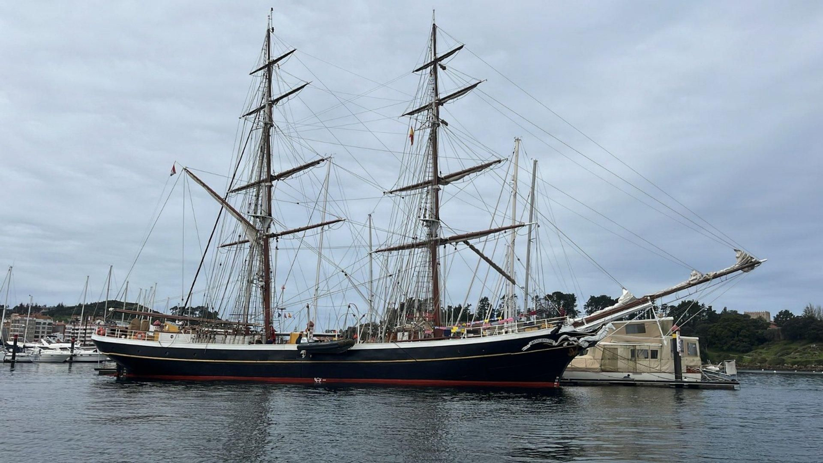 El “Morgenster” en el Monte Real Club de Yates de Baiona.