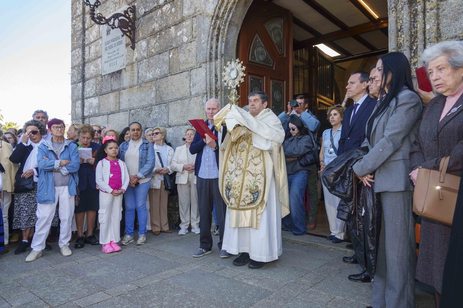 Galería | La Procesión del Encuentro de Bouzas despide la Semana Santa