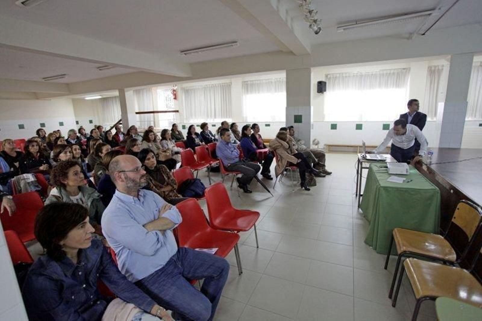 Charla sobre adolescentes e internet en Don Bosco