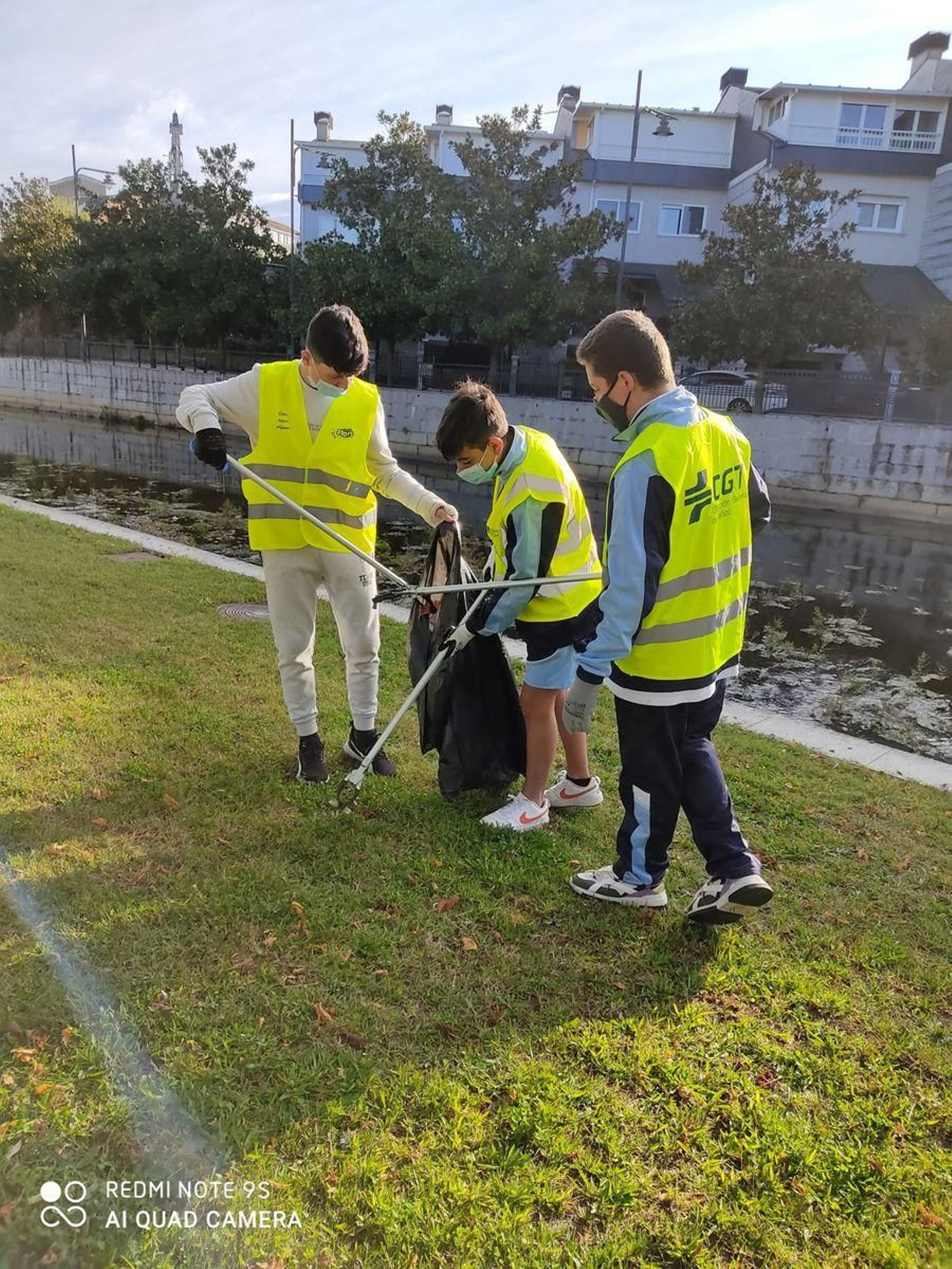 A iniciativa enmarcouse no proxecto “Móllate polos ríos”.
