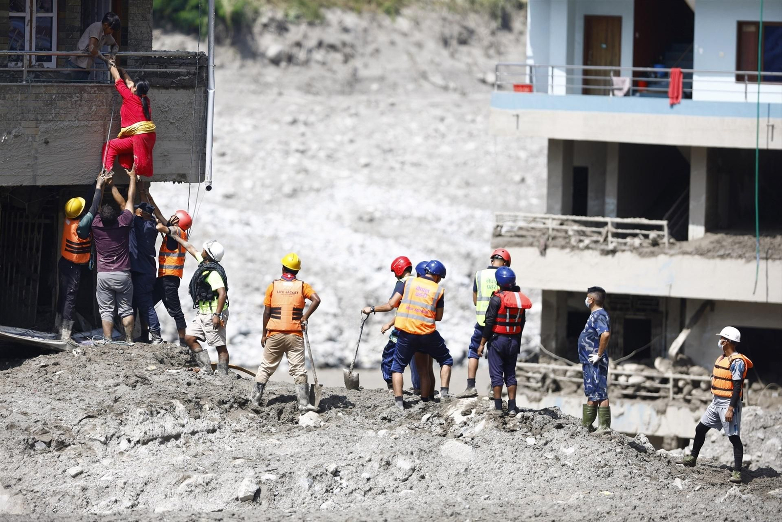 Galería | Las imágenes satelitales que muestran la devastación de la riada en Nepal