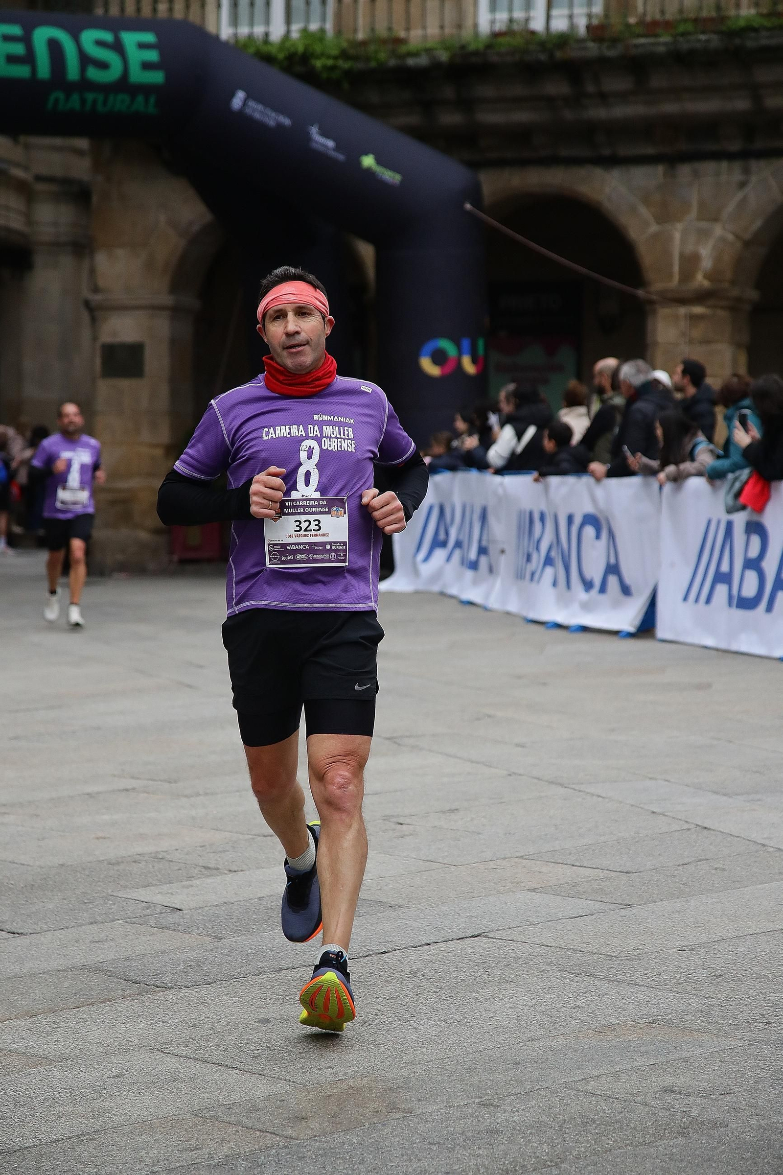 Galería | Ourense se viste de morado para correr la Carreira da Muller