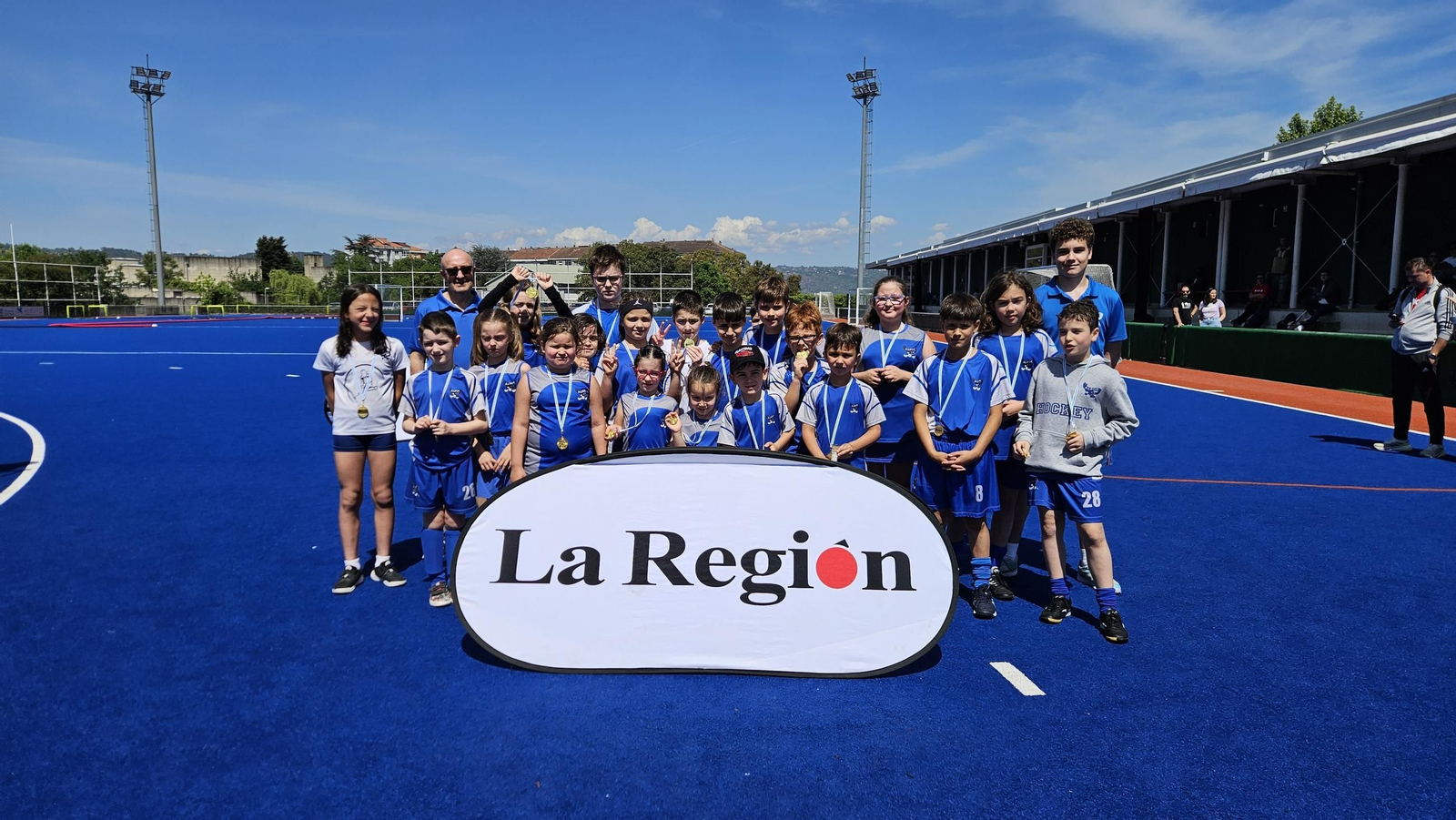 Galería | La cantera del hockey hierba ourensana disfruta con el Torneo + Deporte La Región