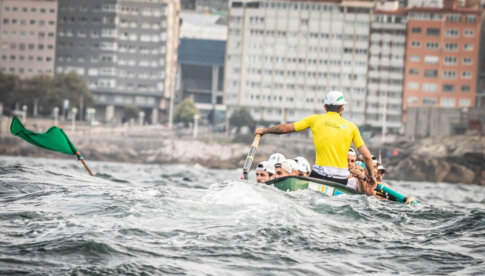 Los remeros de Samertolameu obtuvieron ayer el triunfo en la Bandeira Teresa Herrera tras dominar con claridad la regata en A Coruña. 

FOTOS: LGT