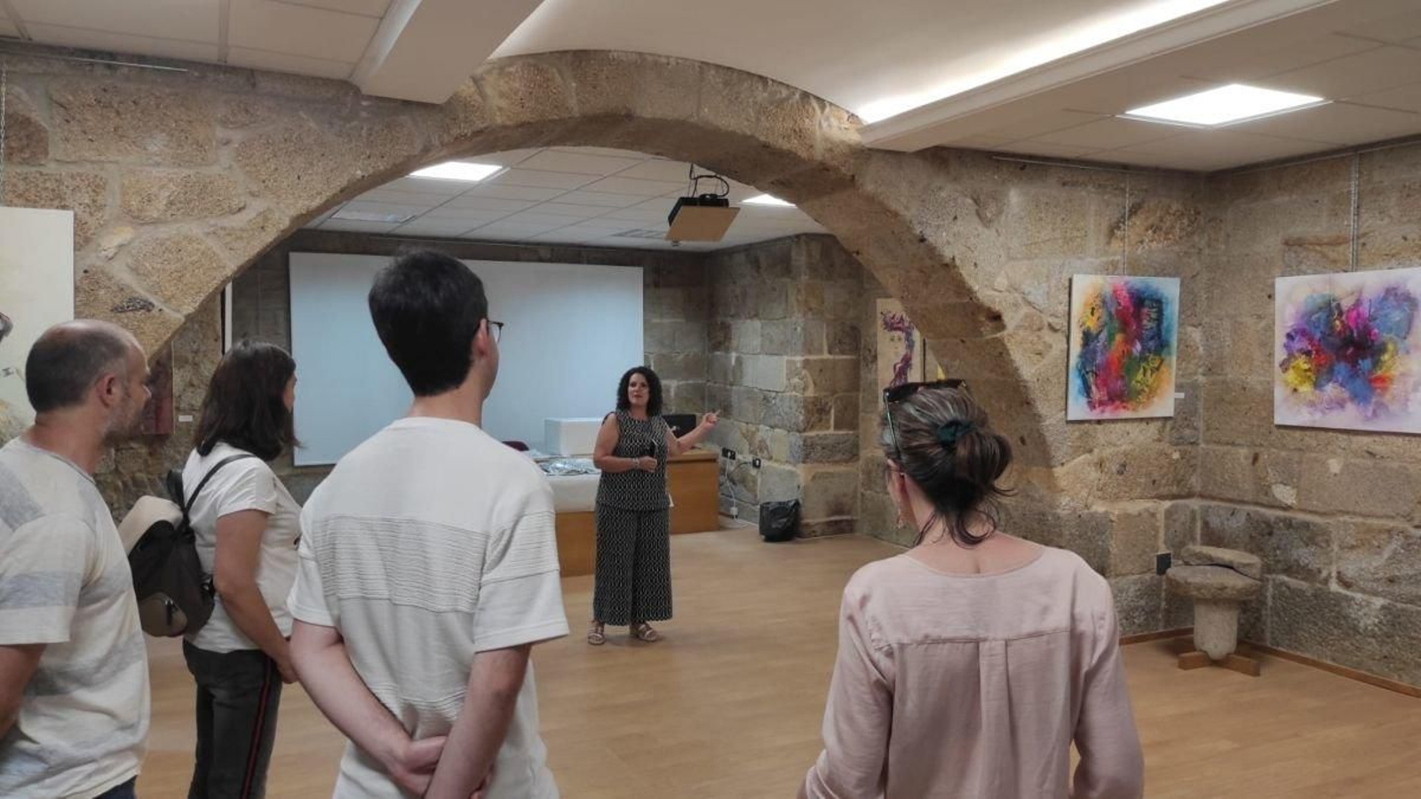 Olga Bernardo presenta una exposición, en Celanova.