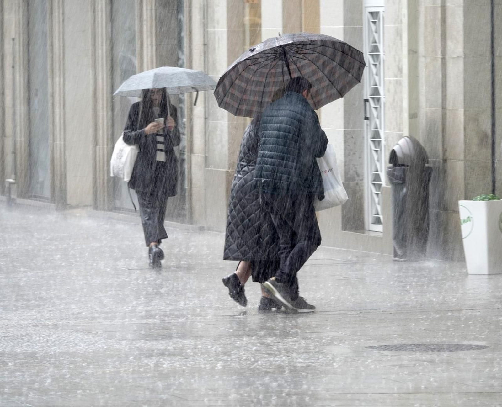 Imagen de archivo de lluvias intensas en Vigo. // Vicente Alonso