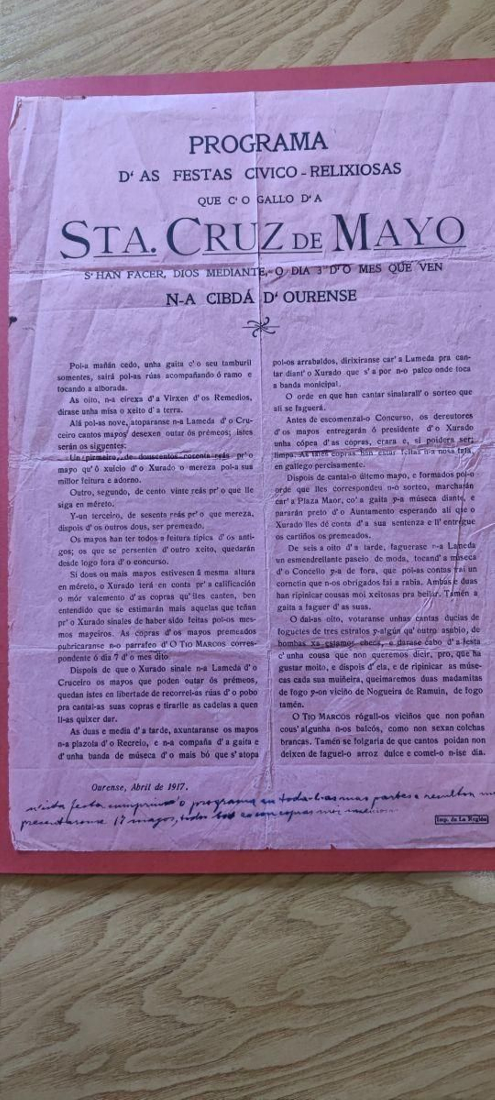 Prospecto de 1917 anunciando las fiestas cívico-religiosas de la Santa Cruz. Las cruces se reunirían en la Alameda del Cruceiro. El primer premio sería de 240 reales. Desfilarán por la ciudad. El folleto lo firma “O tío Marcos” quien ruega a los vecinos cuelguen colchas blancas en las ventanas y coman “arroz dulce”