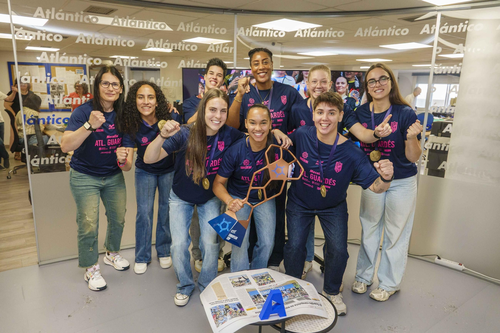 Galería | El Guardés visitó Atlántico para celebrar la Copa Europea de balonmano
