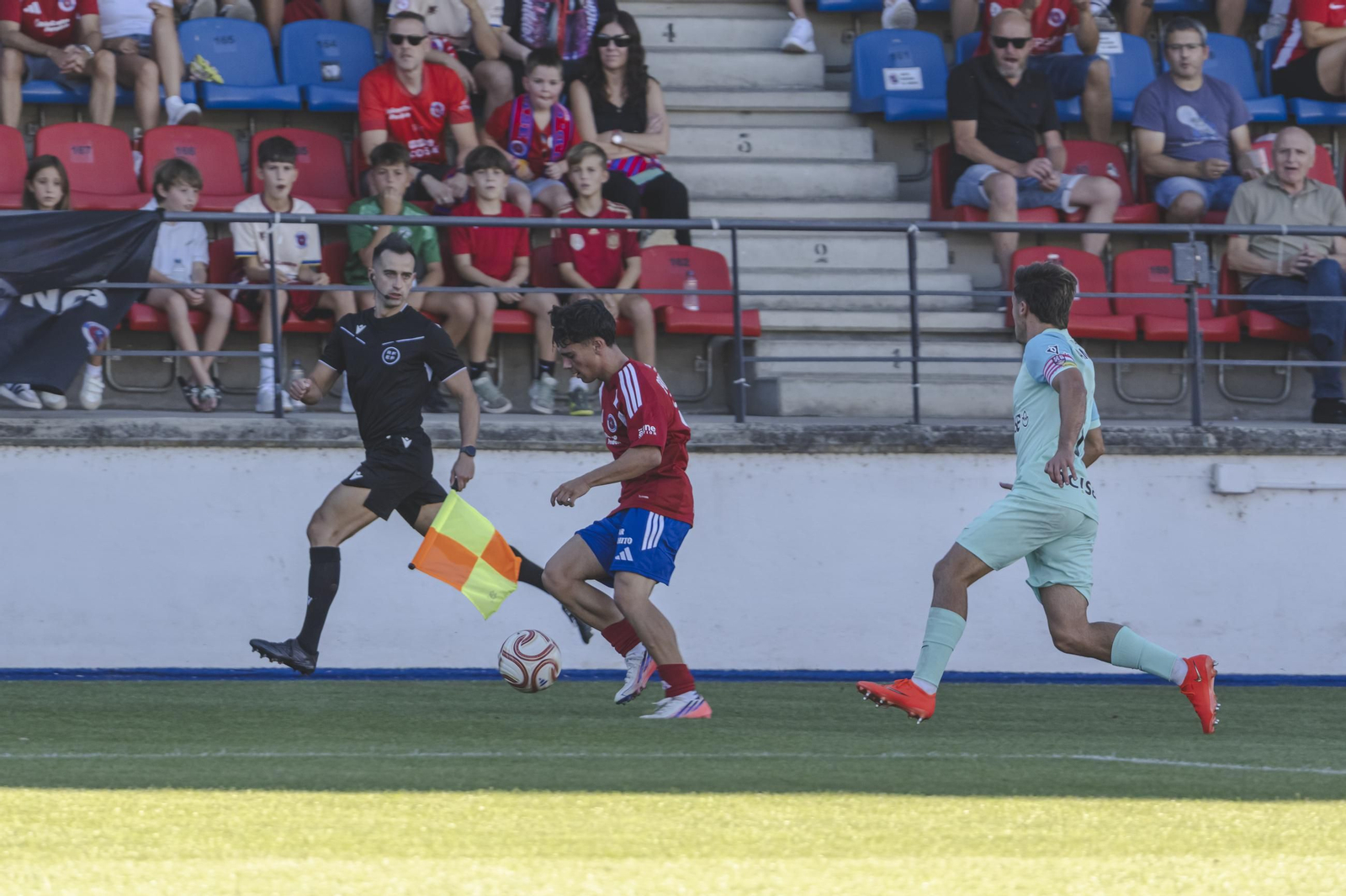 Galería |  O Couto vive una jornada de calor y una nueva derrota de la UD Ourense en Primera Federación