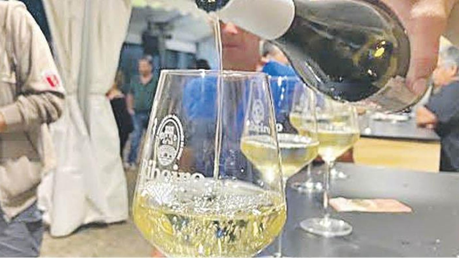 Unha copa de Ribeiro.