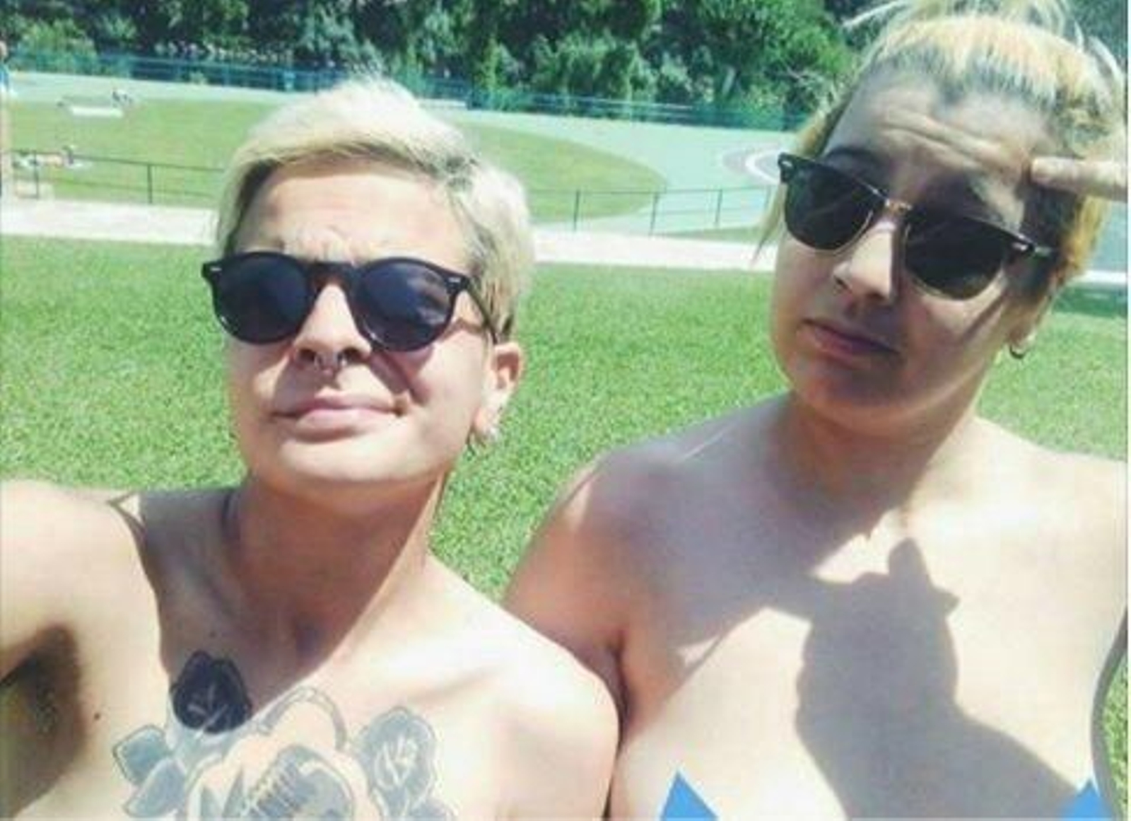 La imagen con la que las jóvenes ironizan sobre lo sucedido en redes sociales.