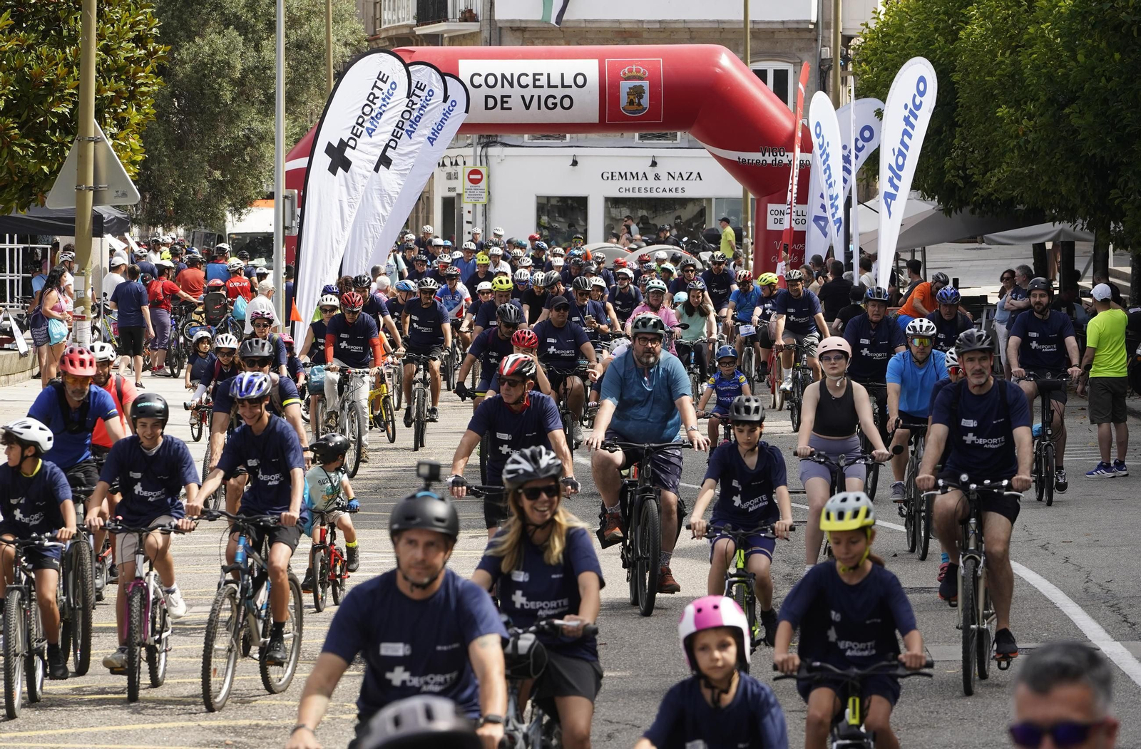 Galería | El ciclismo toma Vigo con la primera edición del Día de la Bici de Atlántico