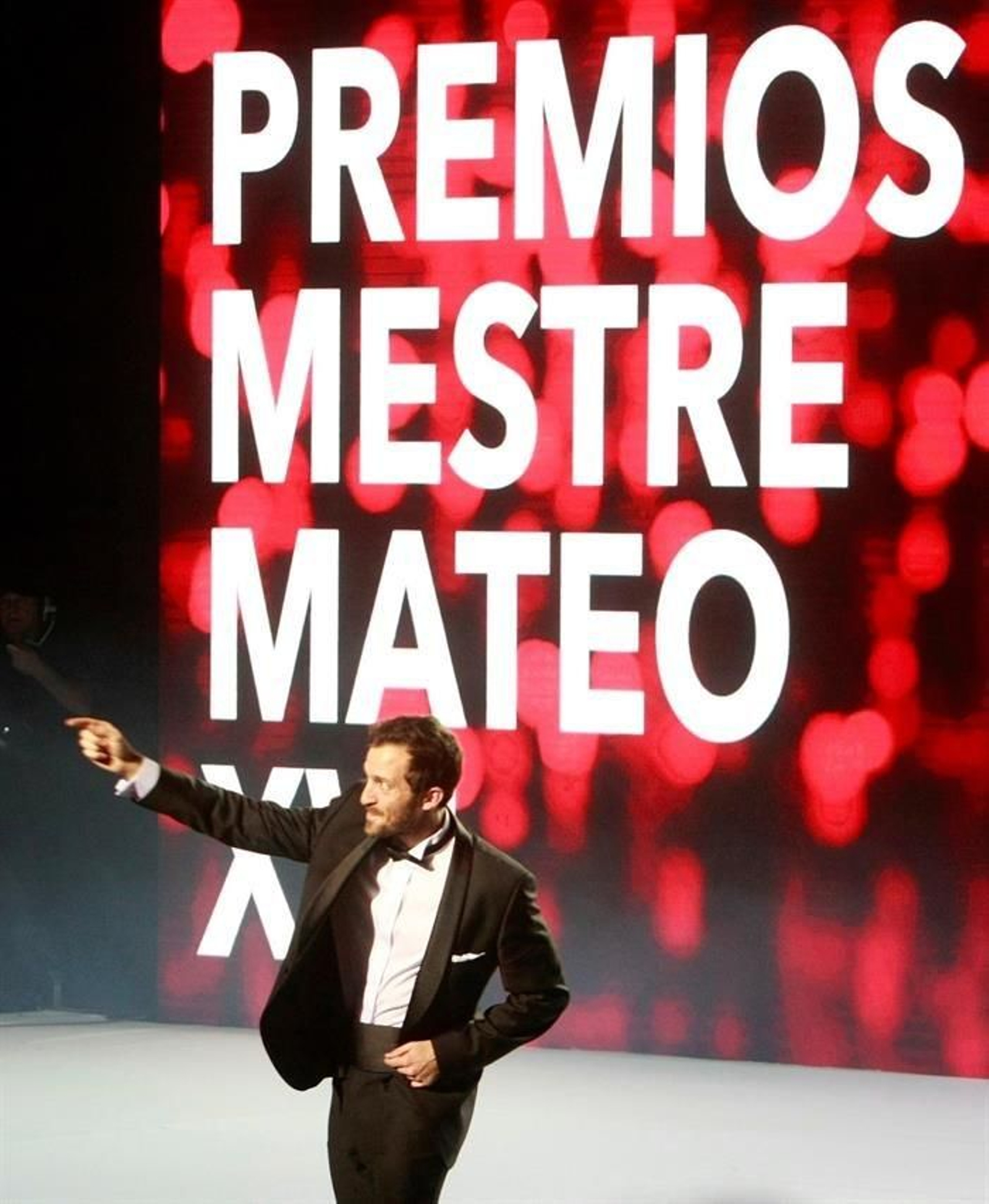 El actor Iván Marcos tras recibir el premio a la mejor interpretación masculina.