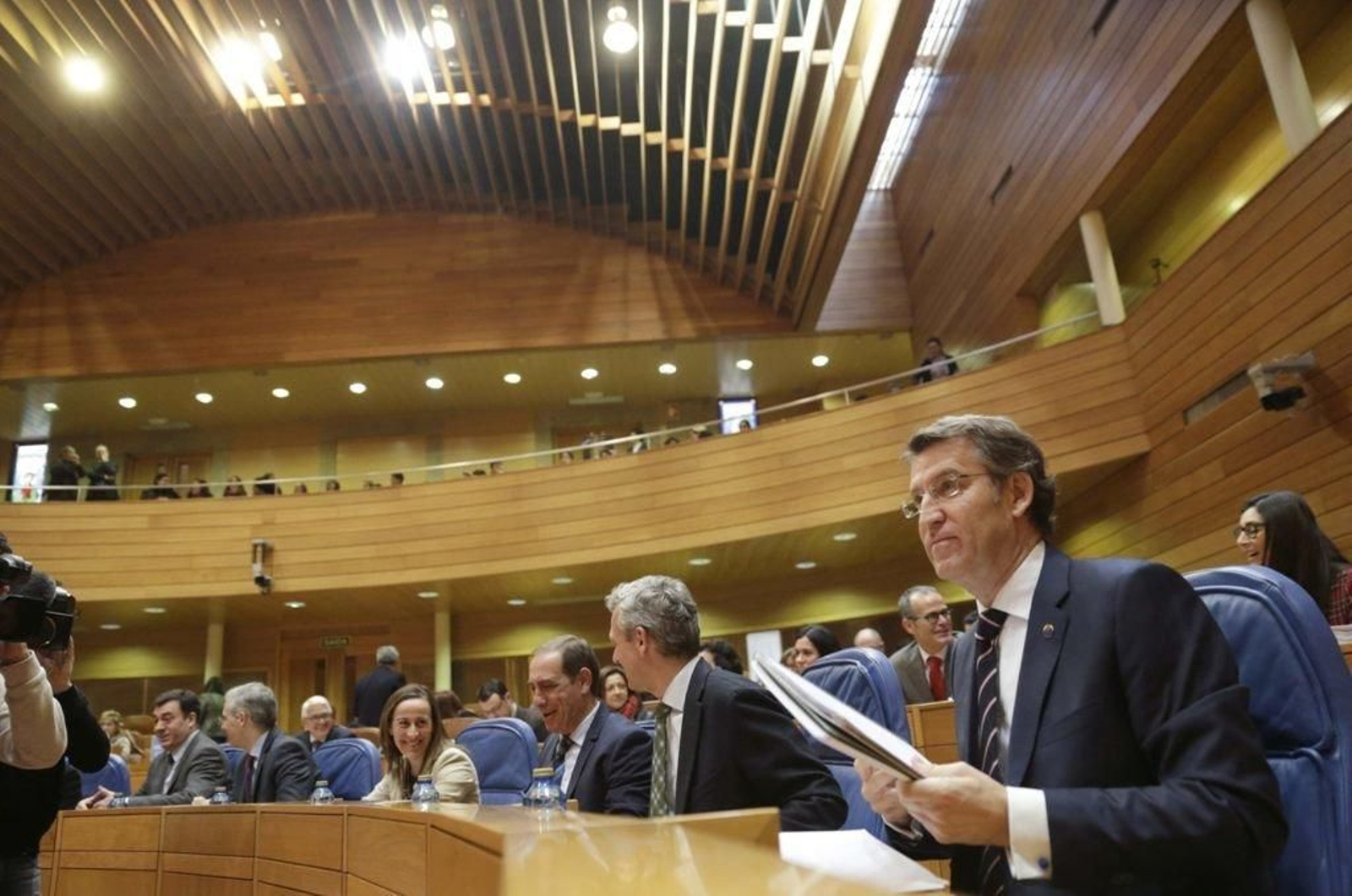 Núñez Feijóo, al inicio de un pleno en el Parlamento autonómico, en febrero de 2015.