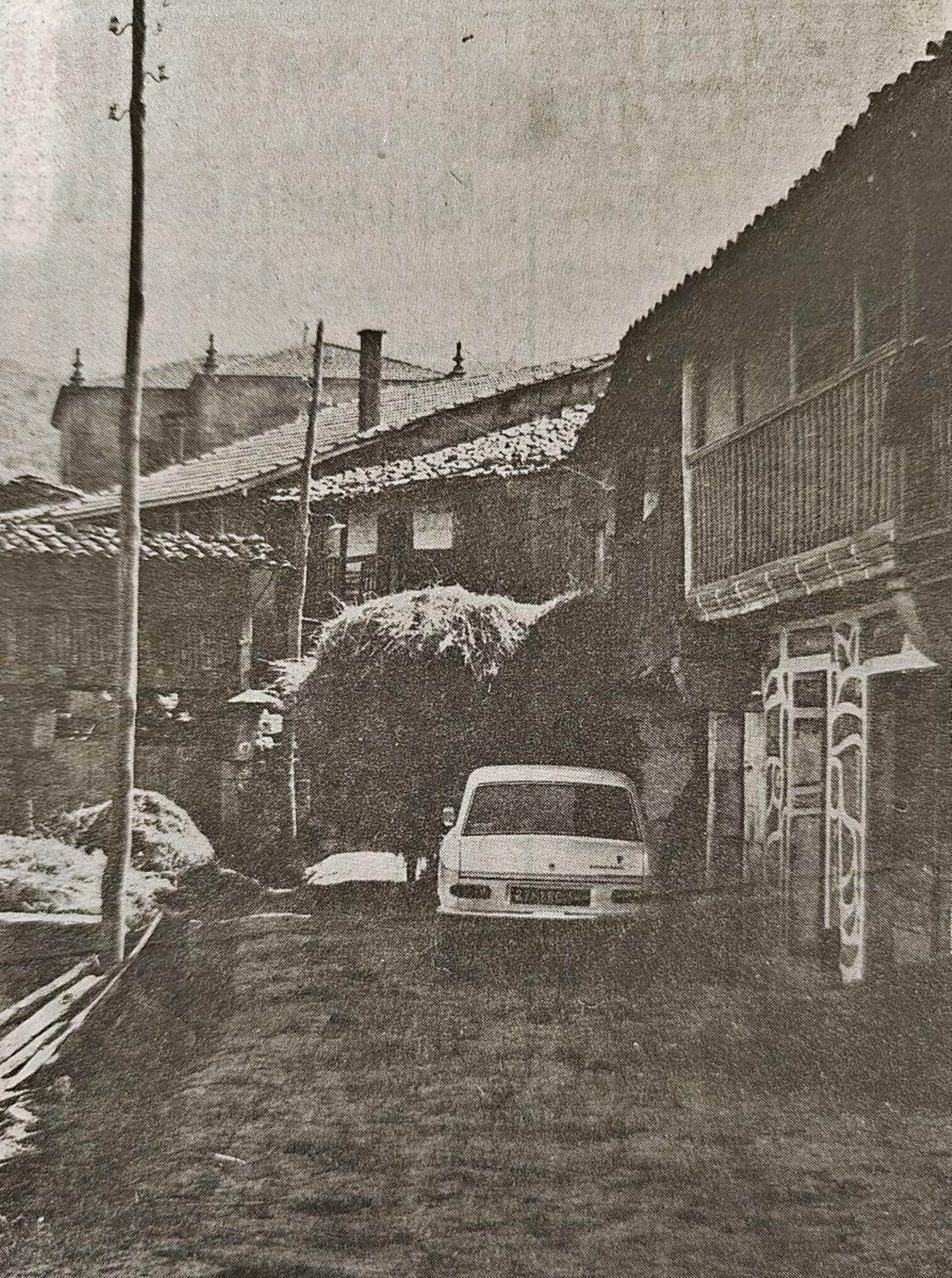 Un pueblo orensano en la hora de la siesta.