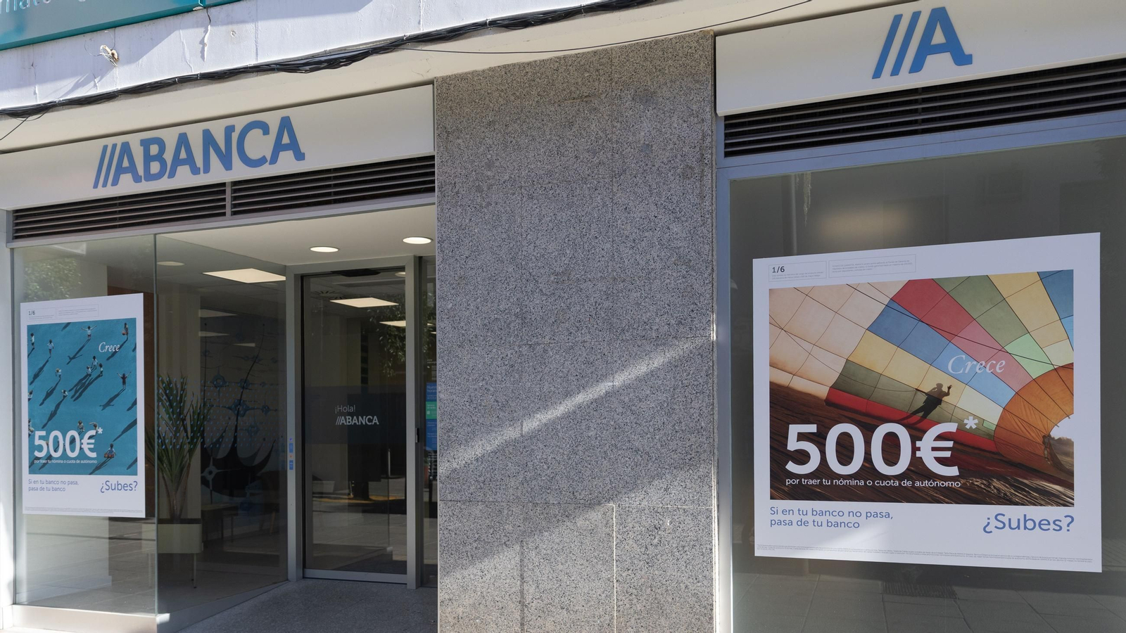 Exterior de una oficina bancaria de Abanca
