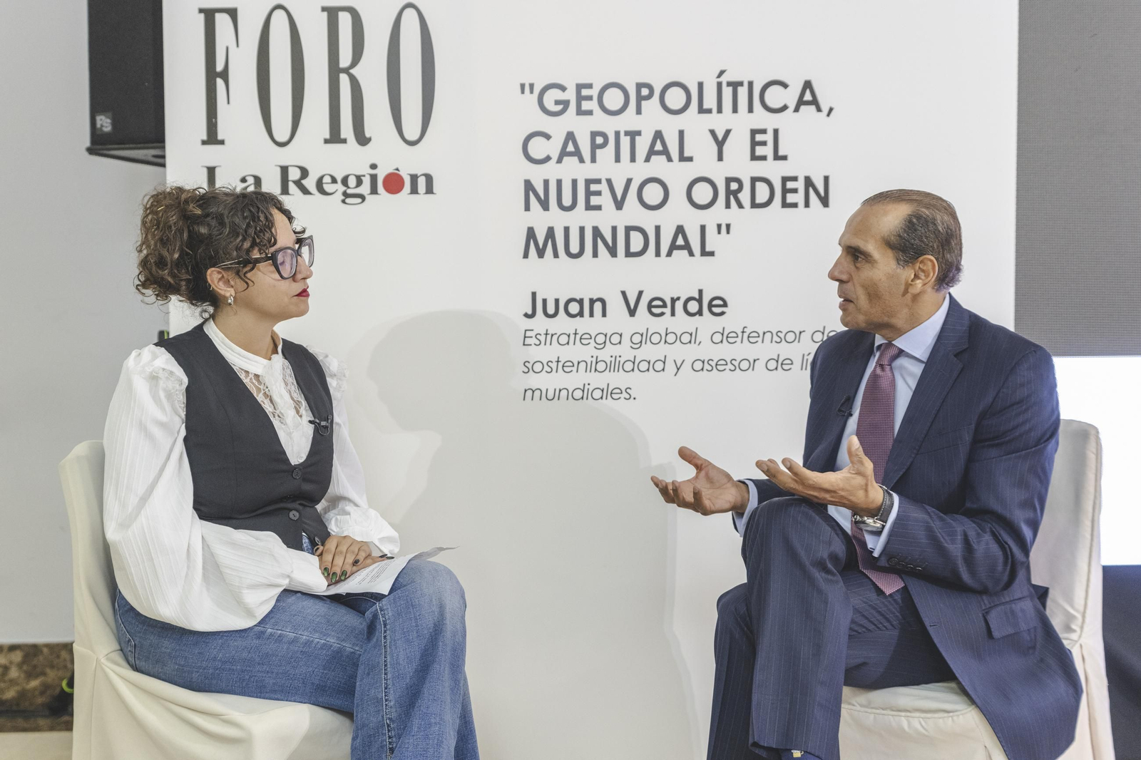 Galería | Numerosos invitados escucharon el análisis geopolítico de Juan Verde en el Foro La Región celebrado en el Restaurante Sanmiguel