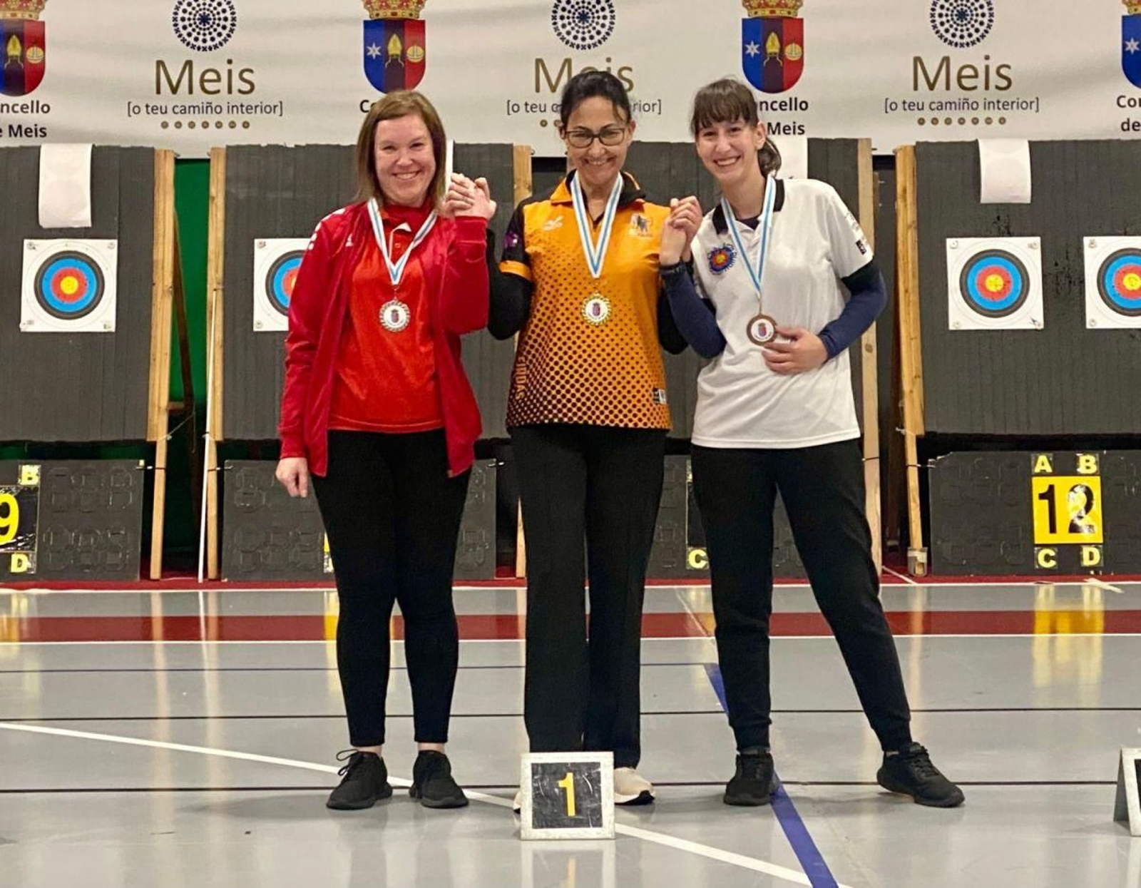 Gracia Elena en lo más alto del podio autonómico.