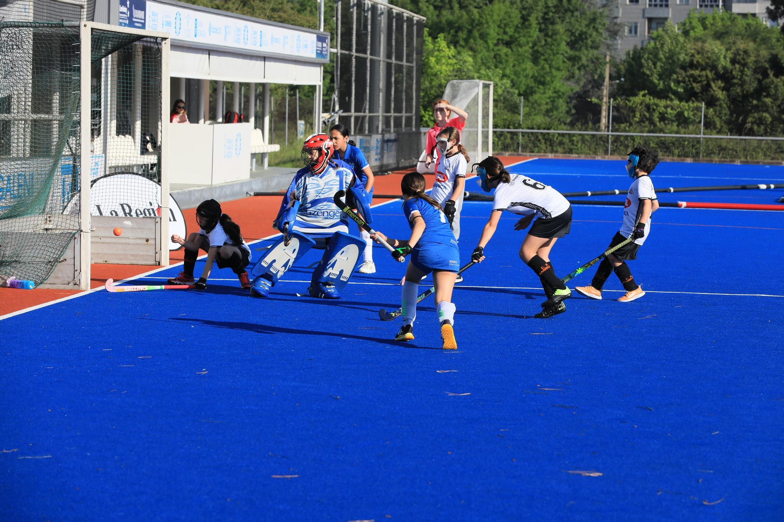 Galería | La cantera del hockey hierba ourensana disfruta con el Torneo + Deporte La Región