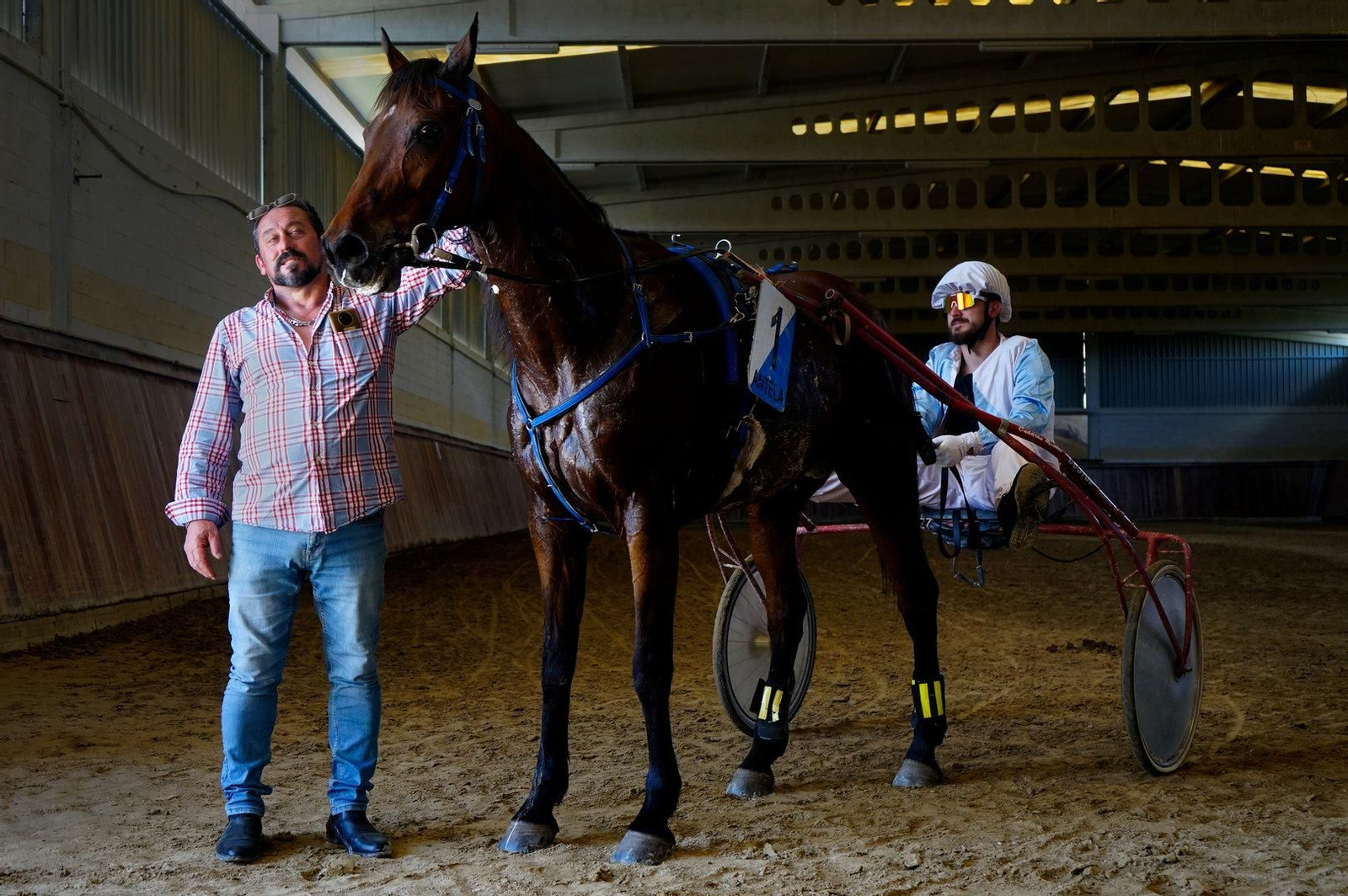 M. Freire A. preparándose para recoger el premio.