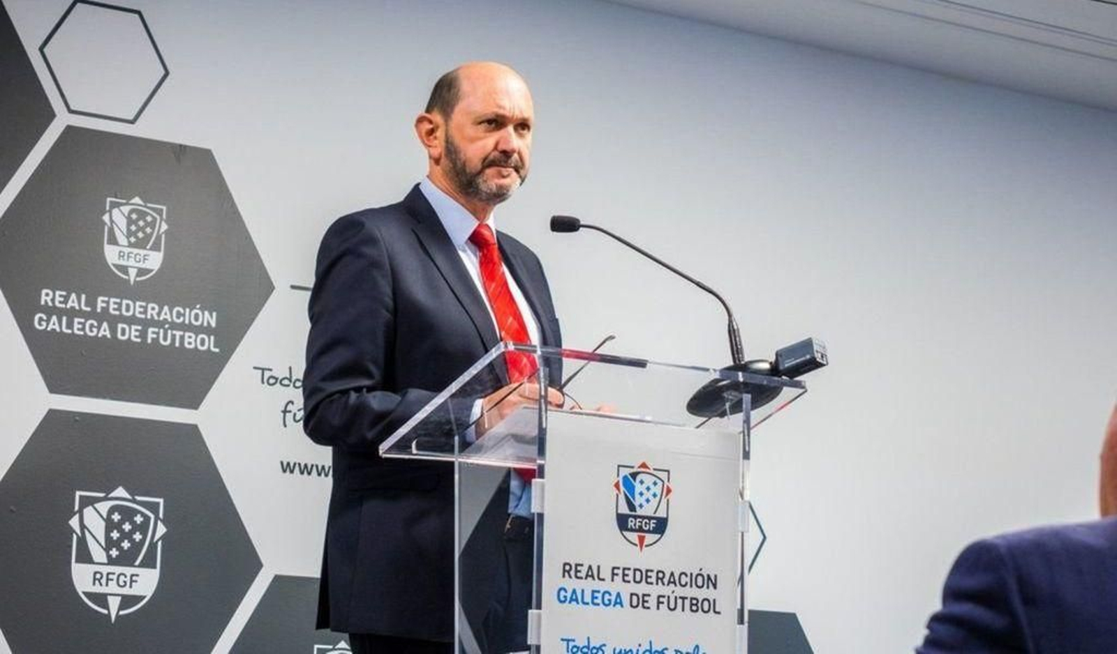 Rafael Louzán, presidente de la Federación Gallega, en un acto.