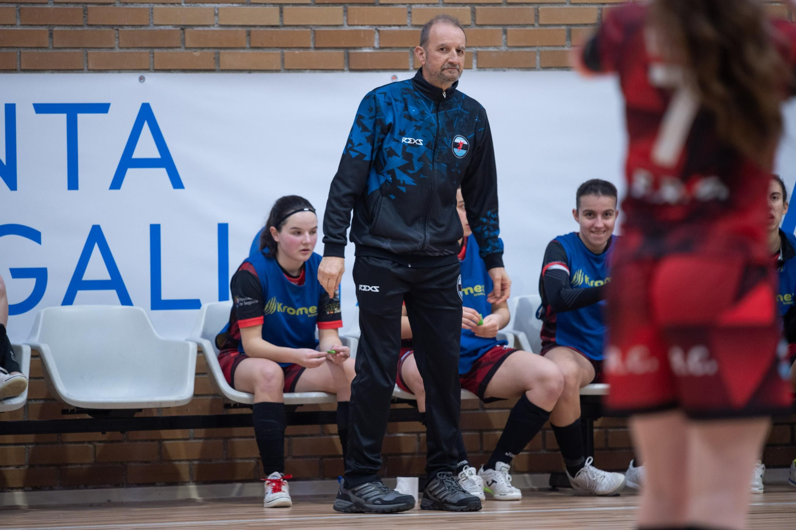 Galería | Así se vivió el intenso duelo entre el Estrela Cortega y Segosala