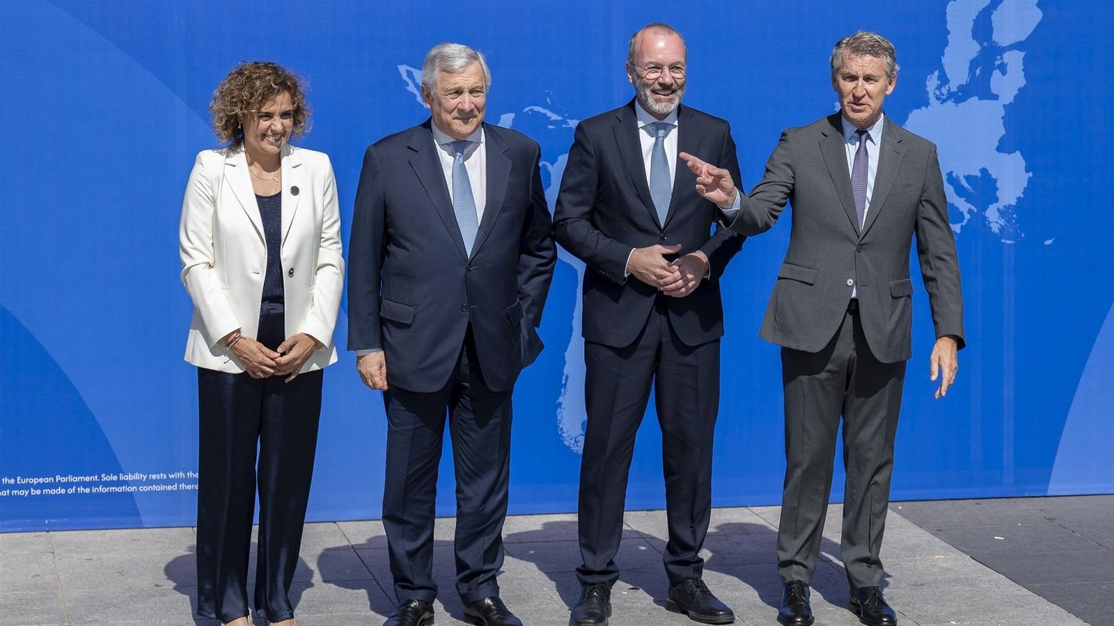 La secretaria general del Partido Popular Europeo, Dolors Monserrat; el viceprimer ministro de Italia, Antonio Tajani; el presidente del PPE, Manfred Weber, y el presidente del Partido Popular, Alberto Núñez Feijóo, durante la sesión de apertura del Foro internacional EPP Libertas, a 15 de julio de 2026, en Madrid (España). Feijóo comparte tribuna con el presidente del Partido Popular Europeo (PPE), el primer ministro de Portugal, el viceprimer ministro de Italia, y la presidenta electa del Perú, con el objetivo de debatir sobre las alianzas atlánticas, la defensa del estado de derecho y los desafíos geopolíticos globales.