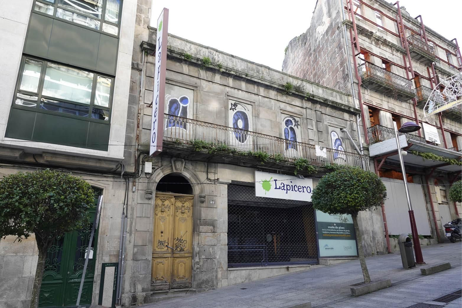 En el inmueble, en Velázquez Moreno 49, hay un proyecto inmobiliario.