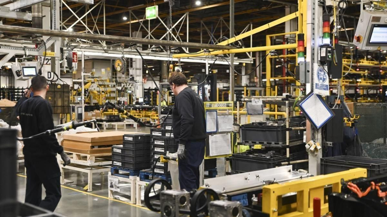 Trabajadores en una empresa del País Vasco, comunidad con mayor absentismo.