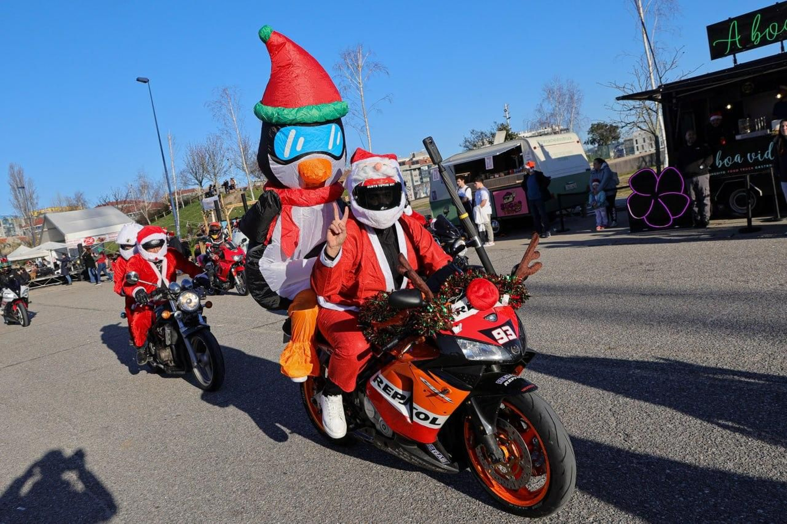 Galería | Los papanoeles moteros toman Vigo