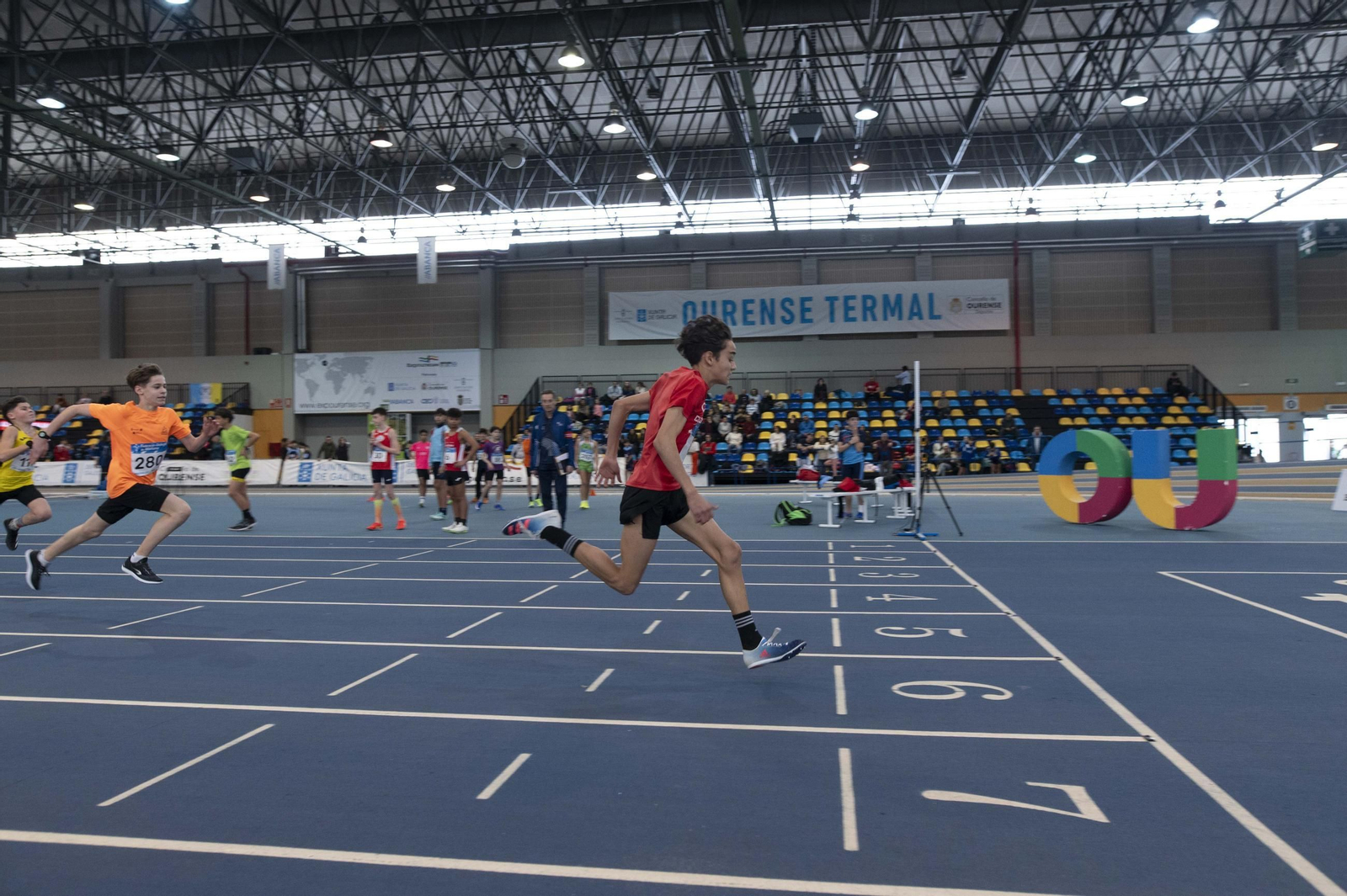 Galería | La cantera del atletismo gallego brilla y disfruta en Expourense
