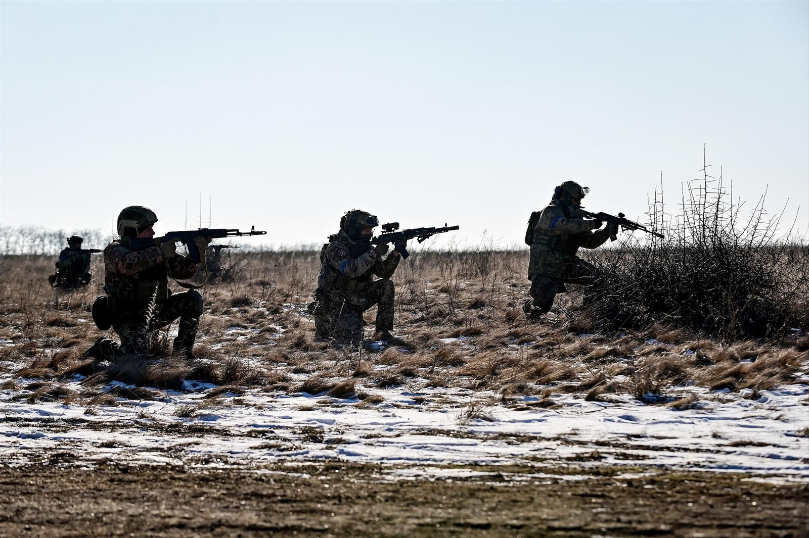 Maniobras en el Donbás