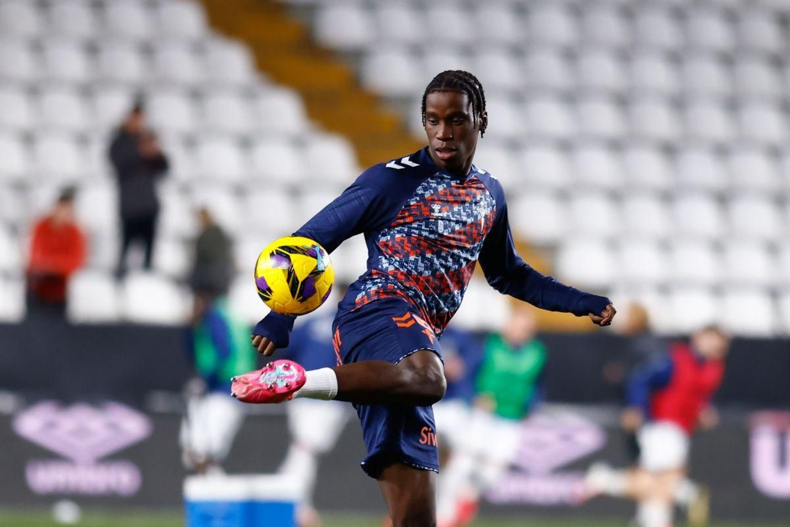 El céltico Ilaix Moriba lleva seis titularidades consecutivas en Liga y sólo Fran Beltrán lo supera en minutos entre los mediocentros.