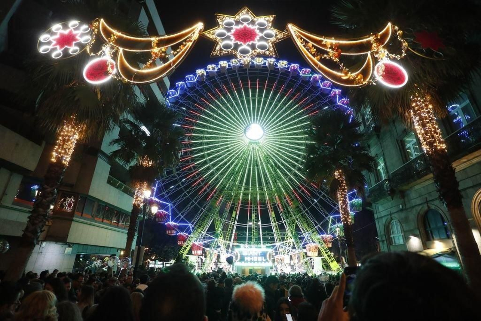 Los turistas invaden Vigo en el Puente131