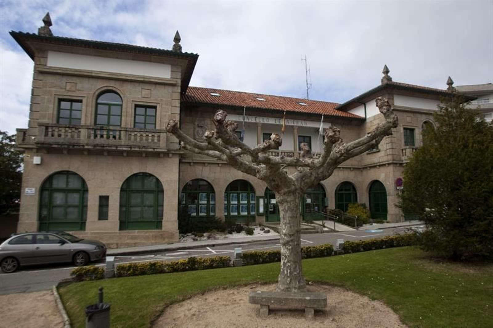 Exterior del Ayuntamiento de Nigrán