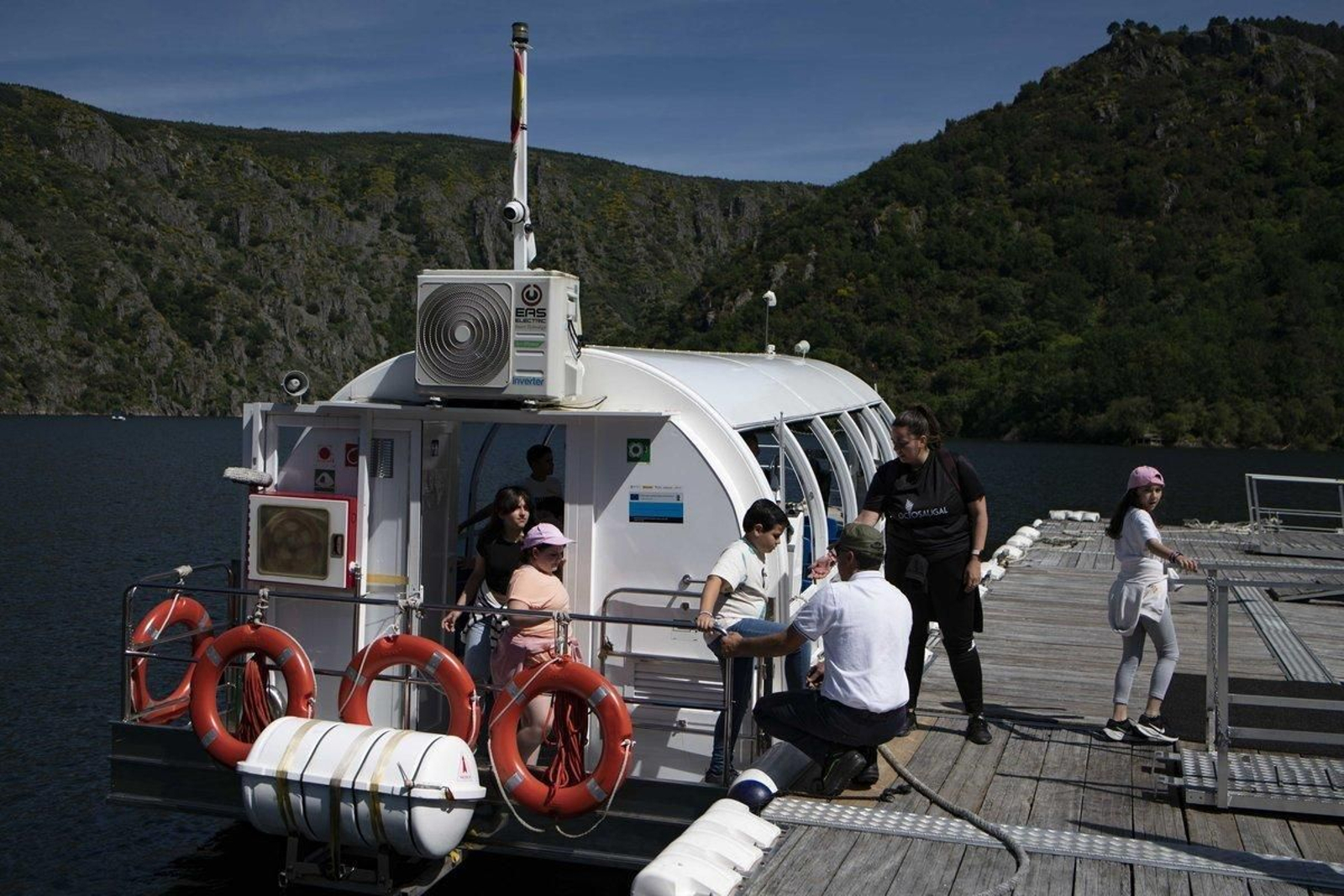 Jornada lúdica en la Ribeira Sacra de los colegios San Salvador de Arnoia y Concepción Arenal de Ourense.