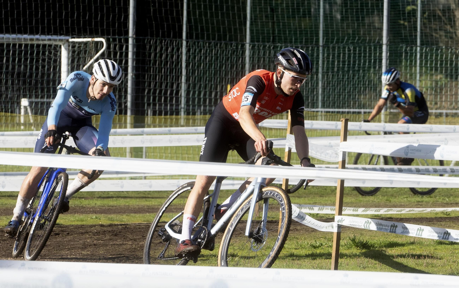 Galería | El ciclocross toma Ponteareas con más de 200 participantes
