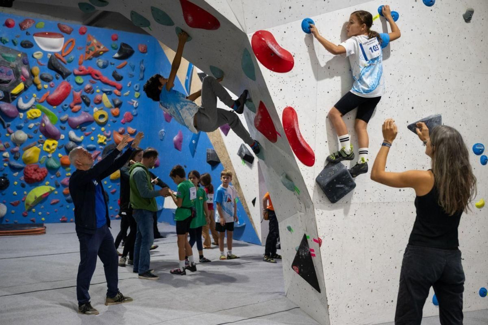 +Deporte y Asesou invitan a los más jóvenes a escalar en Navidad