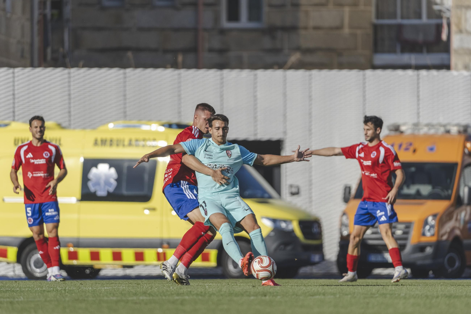 Galería |  O Couto vive una jornada de calor y una nueva derrota de la UD Ourense en Primera Federación