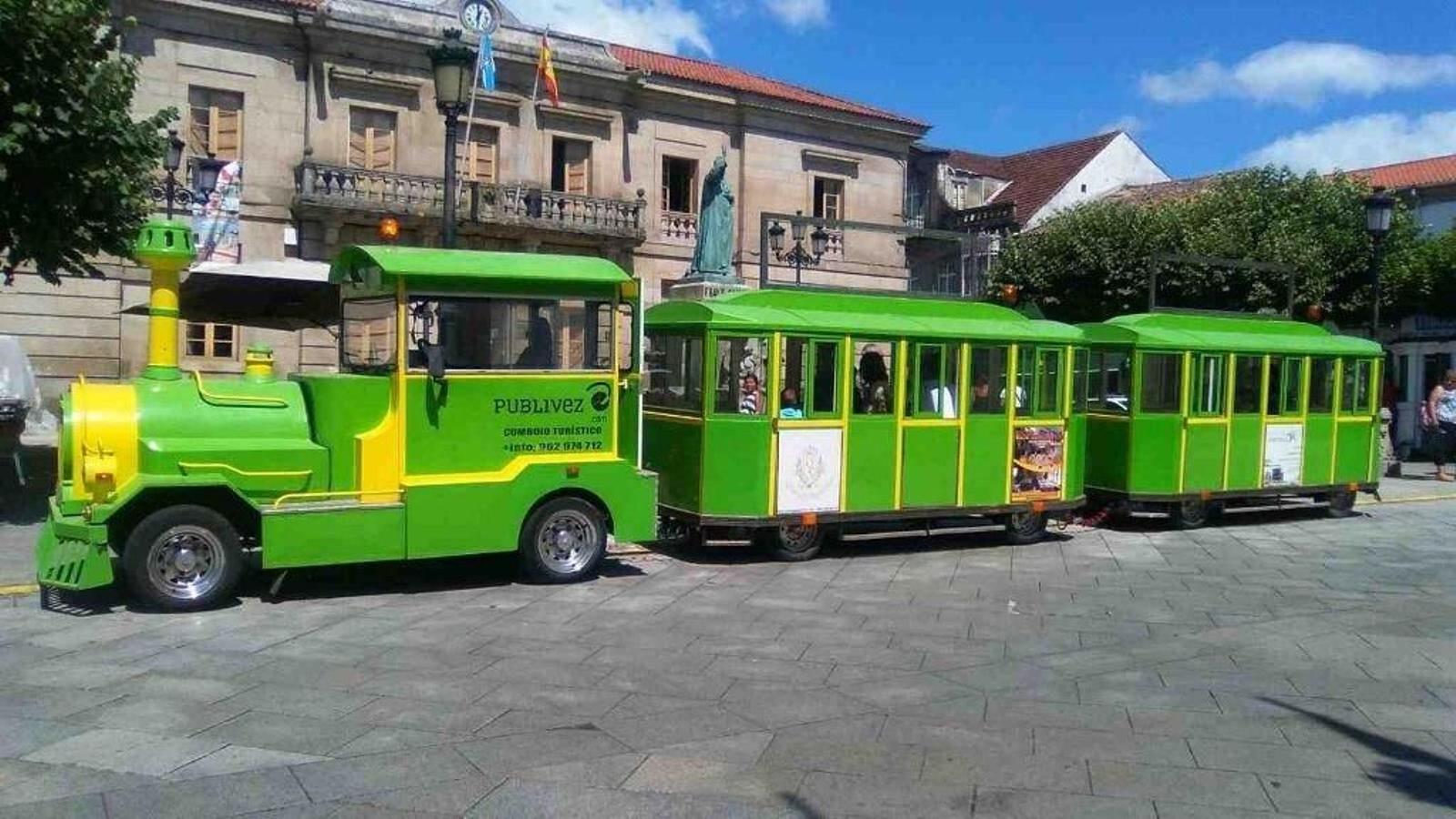 El tren turístico recorre los principales puntos de interés de las dos ciudades fronterizas.