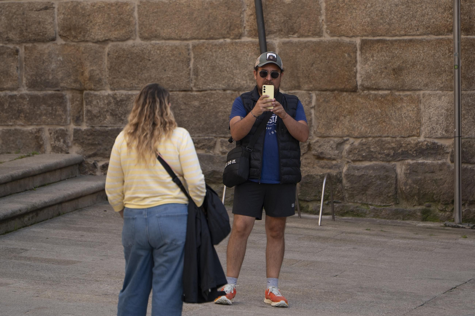 Galería | Sol, turistas y mucho ambiente en la ciudad de Ourense, en fotos