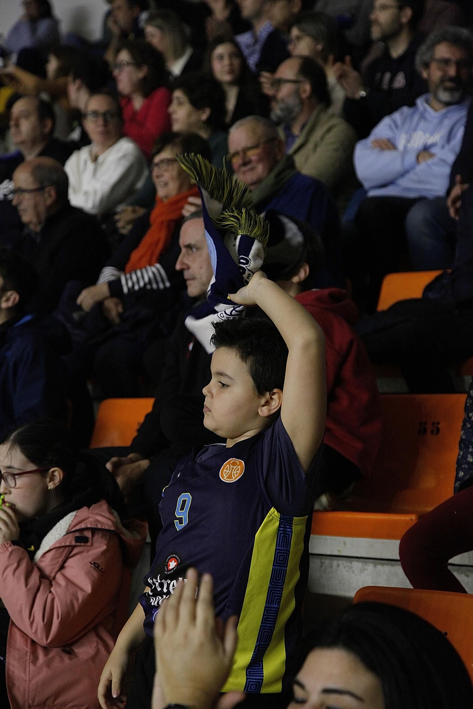 Más de 4.500 aficionados empujaron al COB contra el Estudiantes