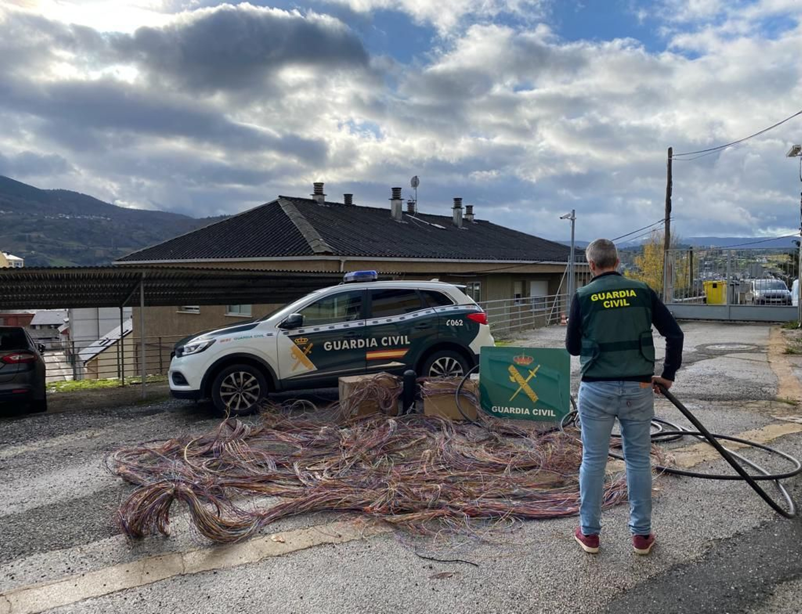 Robo de tendido eléctrico en Carballeda de Valdeorras (Guardia Civil).