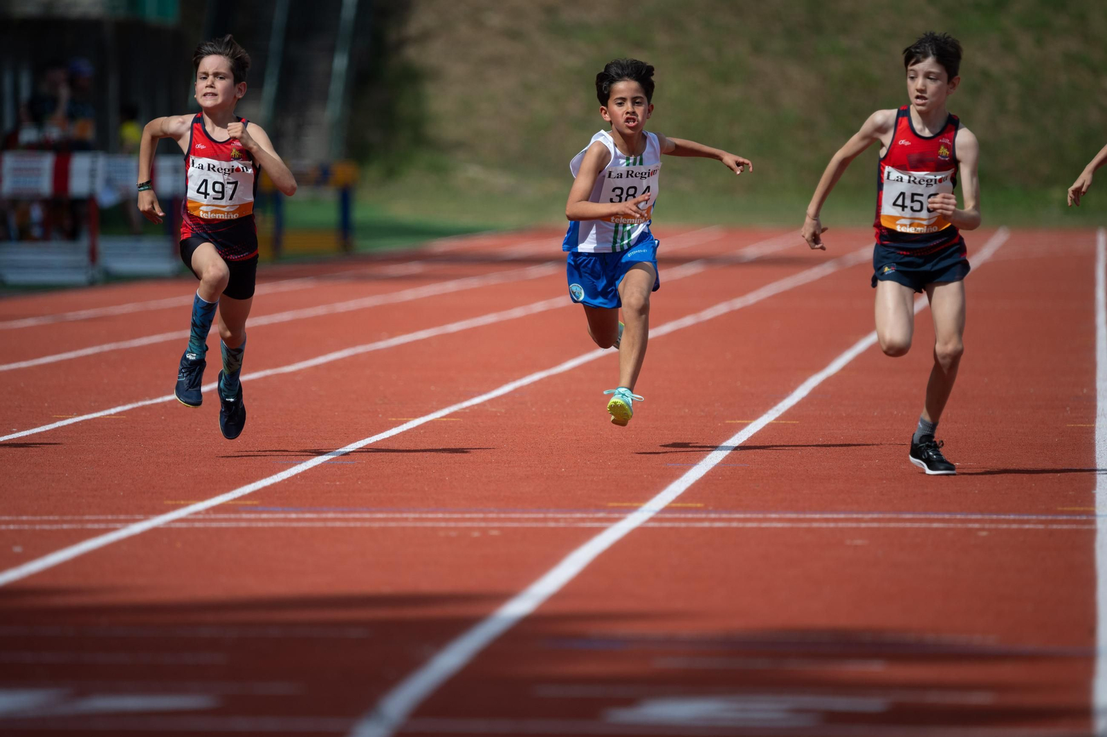 Galería | El atletismo ourensano disfruta en el 1er Trofeo Germán González