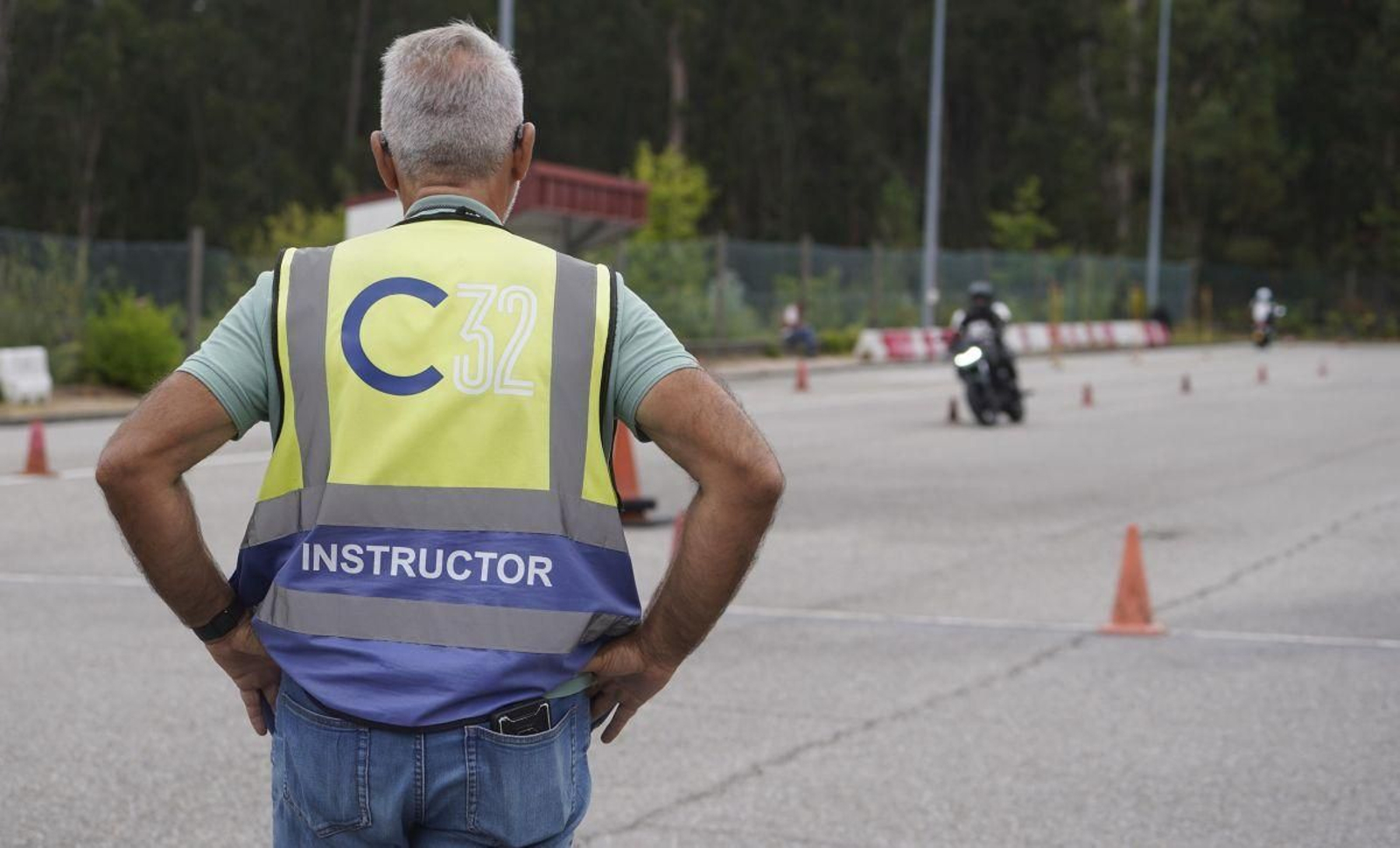 Circuito de prácticas de Piñeiral do Rei en Beade en el que se examinan vehículos de dos ruedas, transportes de mercancía y pasajeros.